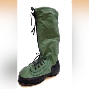 Wella Men's Boots in Olive and Black